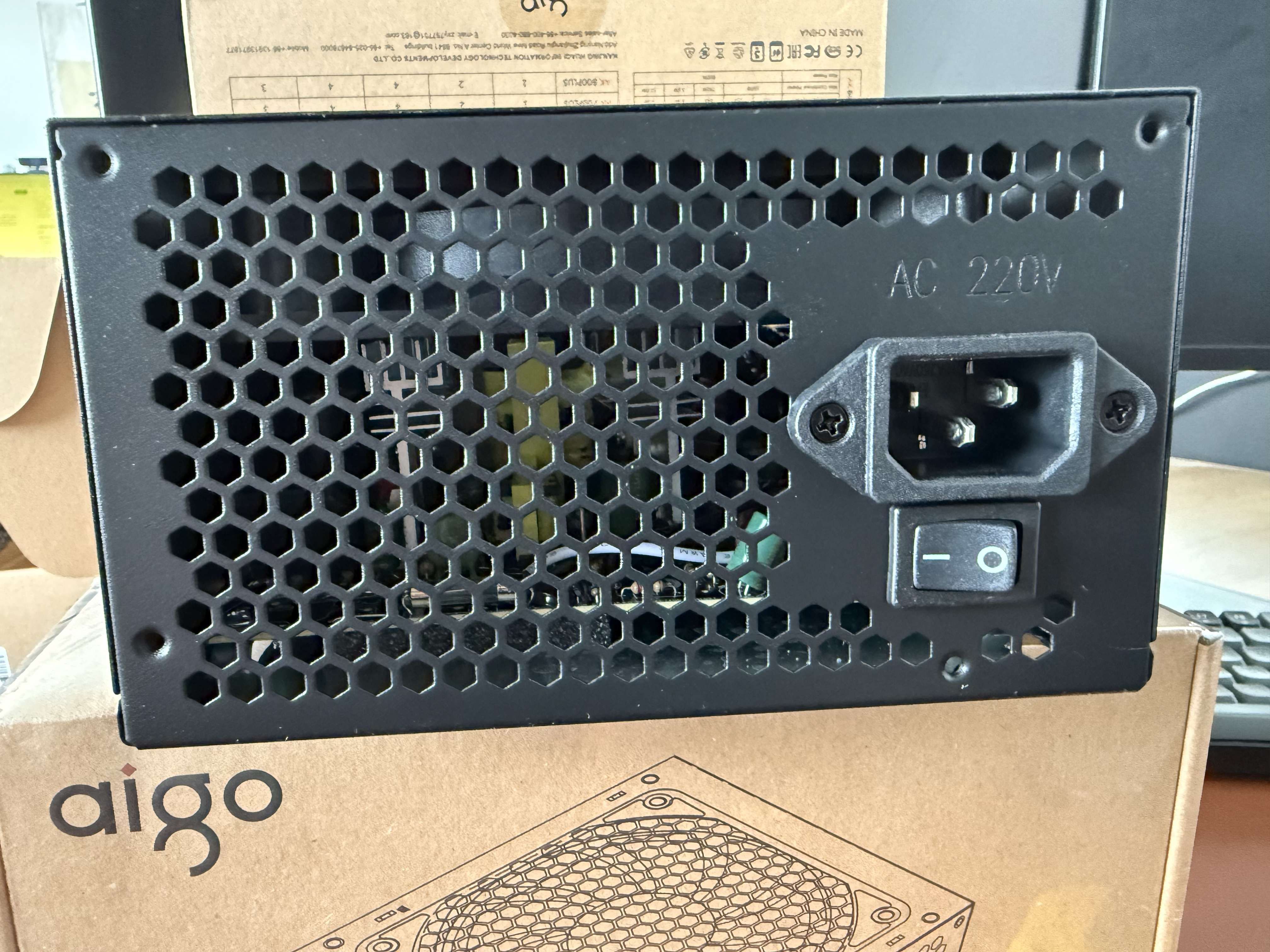 Aigo AK 600W PC PSU Power Supp - đánh giá và giá Pc Unit For Gaming